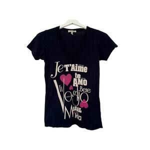 Heritage 1981 Graphic French Sayings V-Neck T-Shirt Navy Blue Size Small